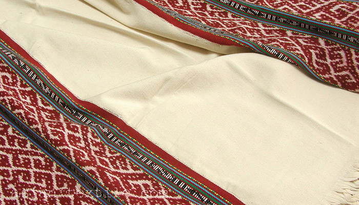 ティモール島イカットの継ぎ目